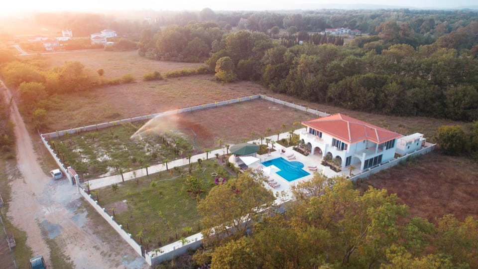 Villa 100 Palme Bed and Breakfast in Ulcinj Municipality