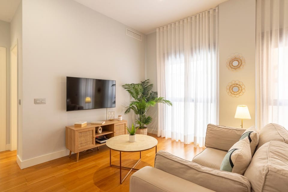 TV and multimedia, Living room, Seating area, air conditioner