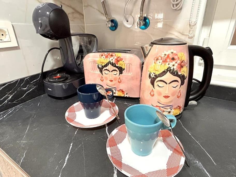 Coffee/tea facilities, Kitchen or kitchenette