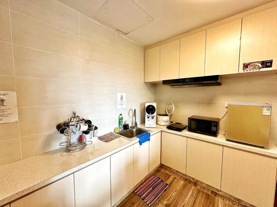 Kitchen or kitchenette