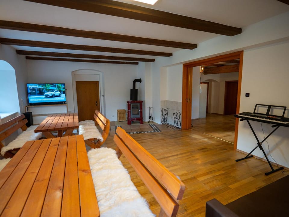 Communal lounge/ TV room