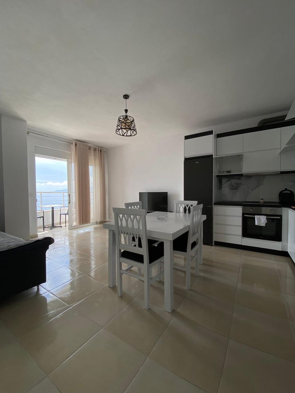 Kitchen or kitchenette, Dining area, pet friendly