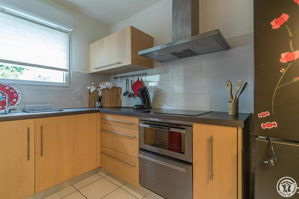 dishwasher, pet friendly, stove