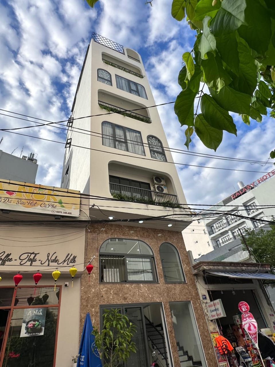 Property building, Day