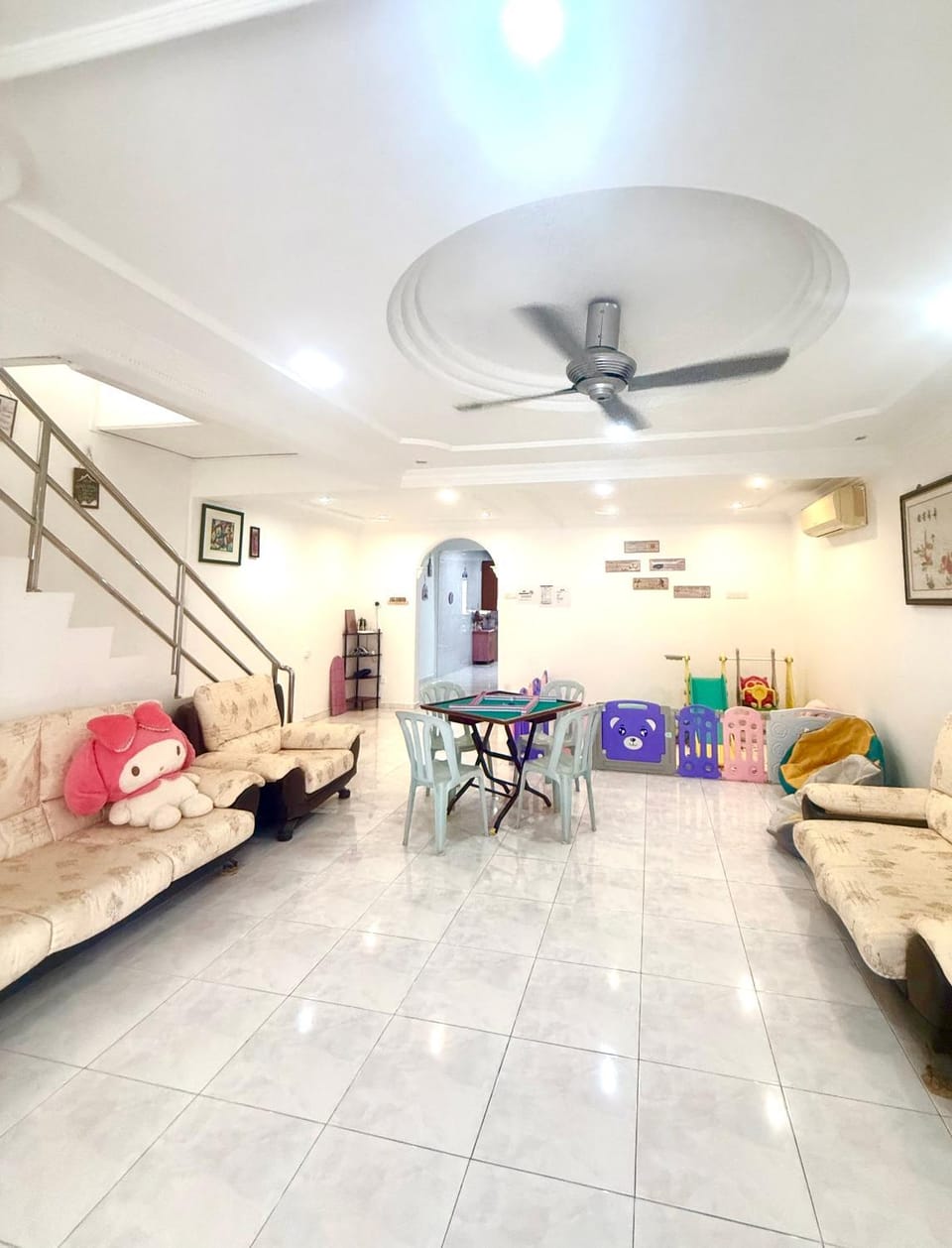 Living room, Seating area
