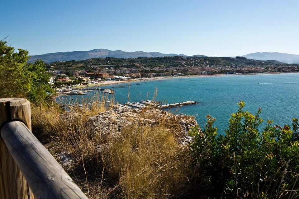Nearby landmark, Natural landscape, Activities, Beach, Beach