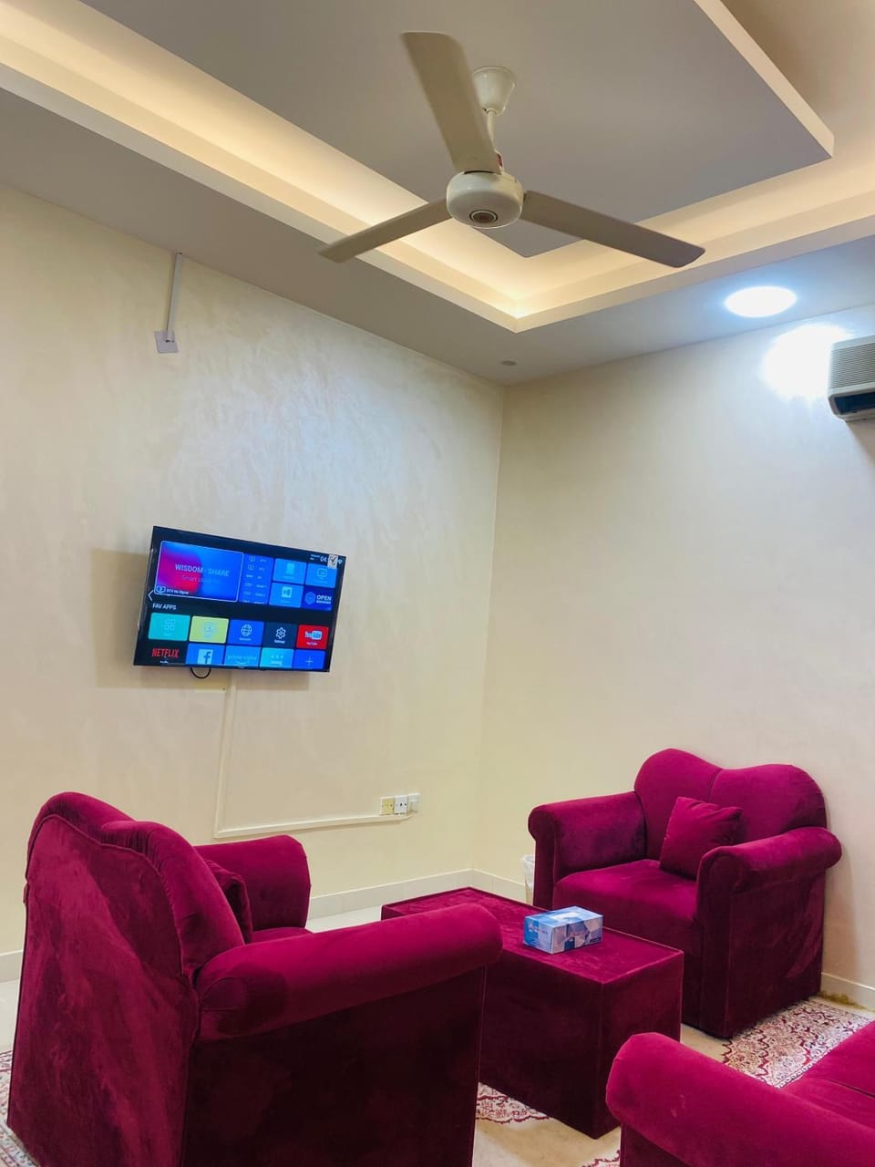 TV and multimedia, Living room, Seating area