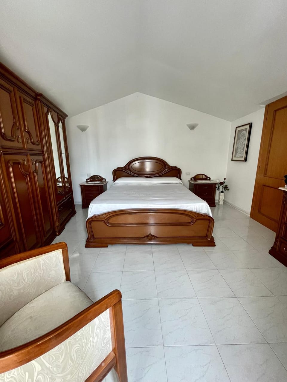 Bed, Photo of the whole room, Bedroom, wardrobe