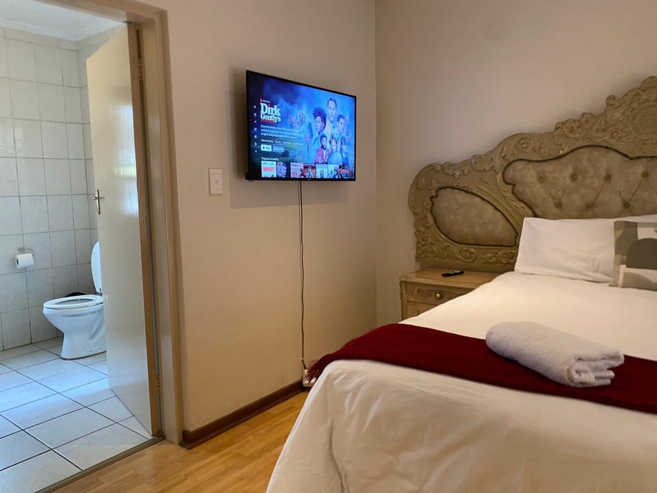 Tuscany Guesthouse Bed and Breakfast in Sandton