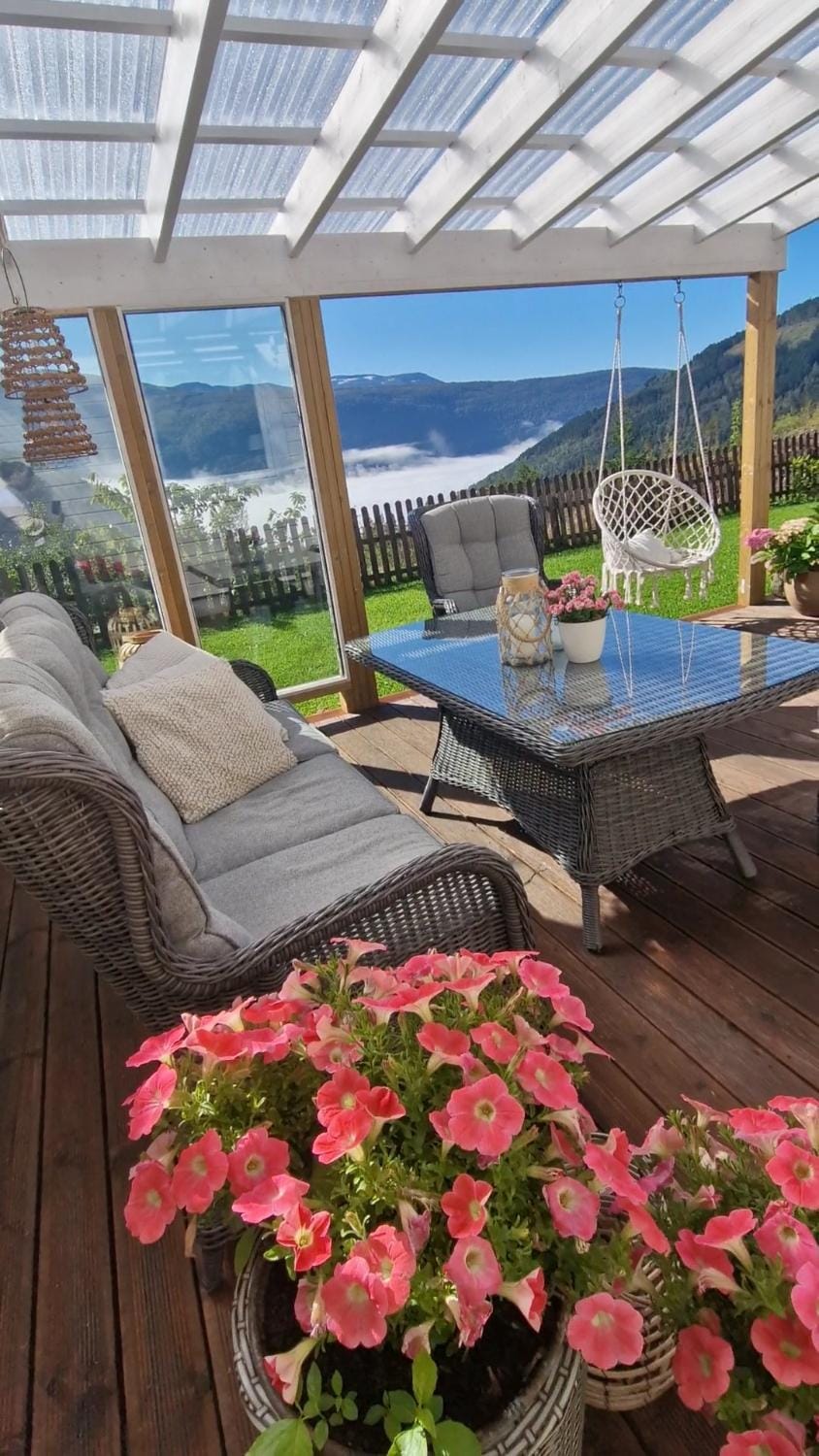 Mountain & Fjord View Apartment Apartment in Vestland