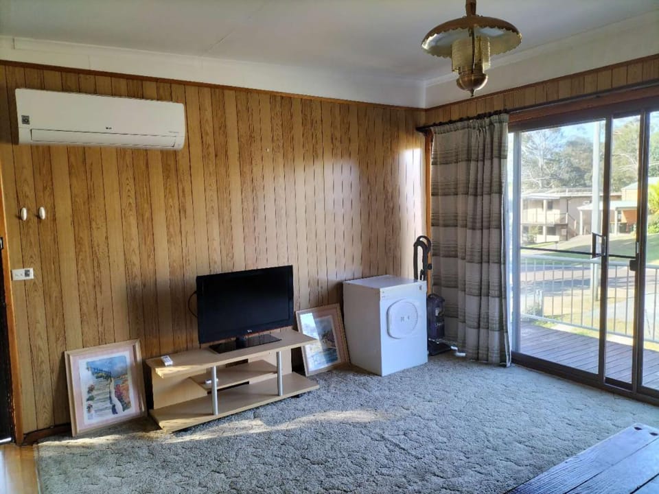 Living room, air conditioner