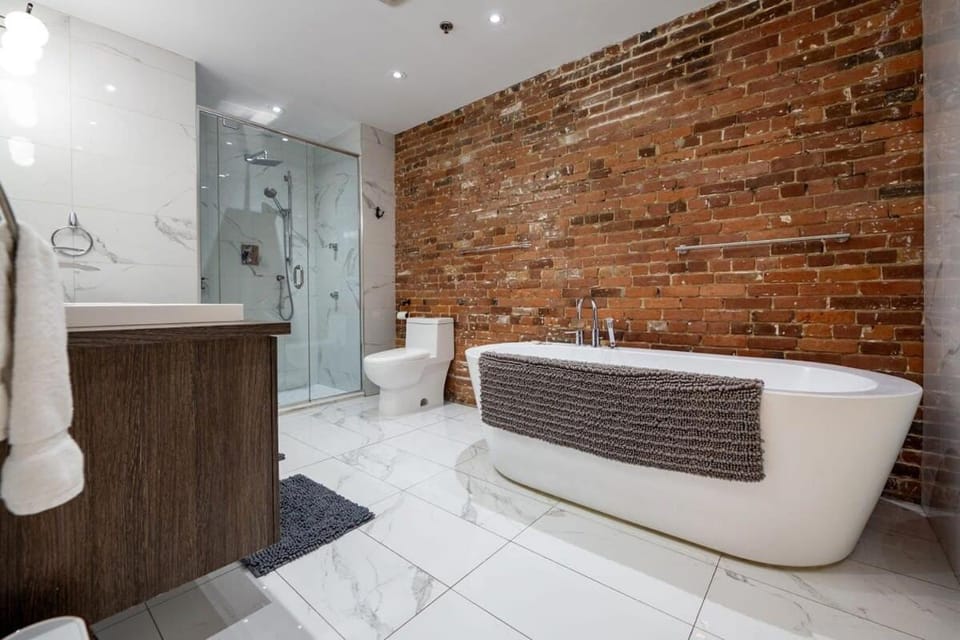 North House - Stunning Old Montreal Penthouse Apartment in Montreal