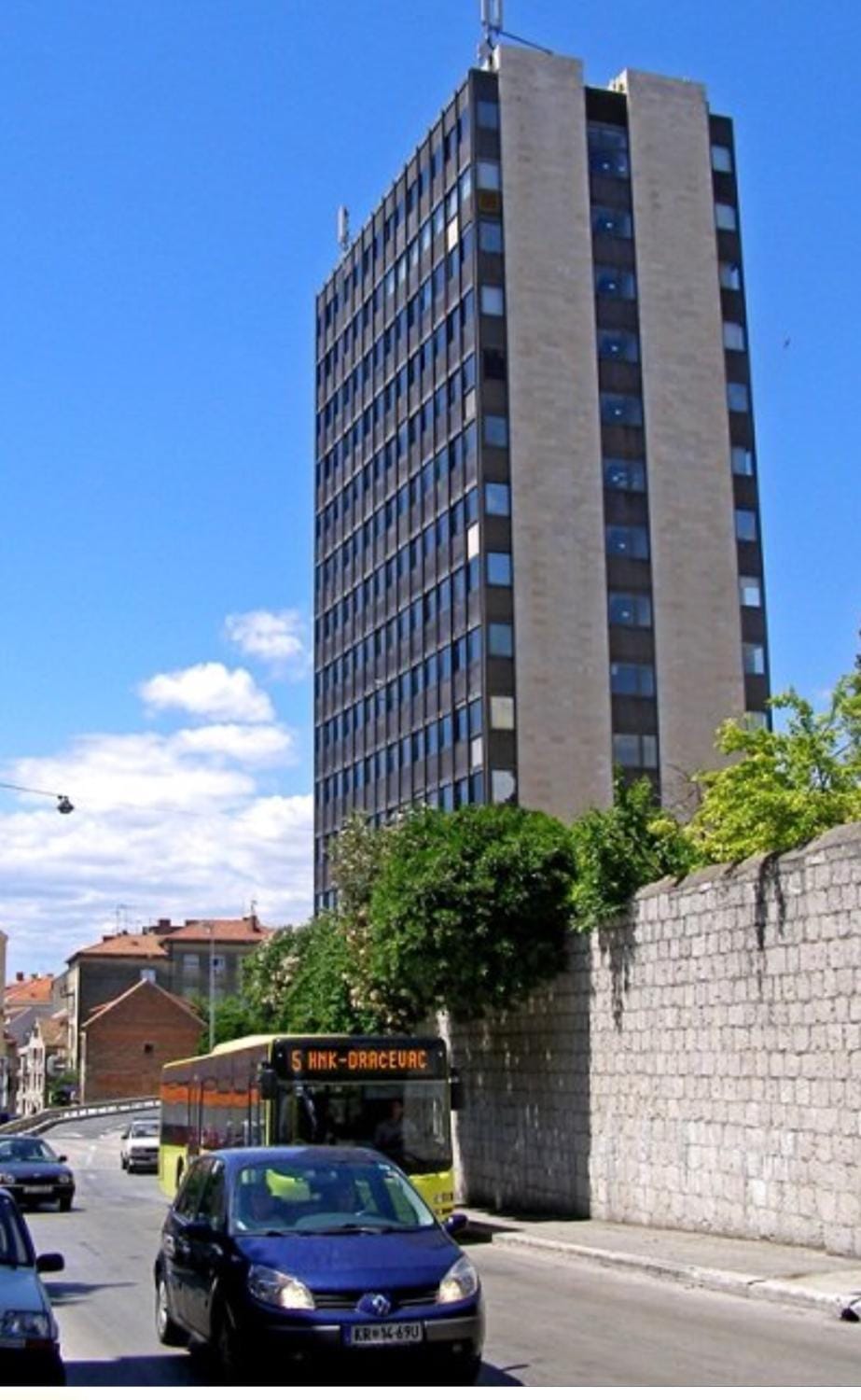 Facade/entrance