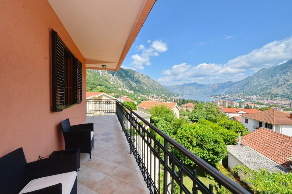 Day, Natural landscape, View (from property/room), Balcony/Terrace, Mountain view