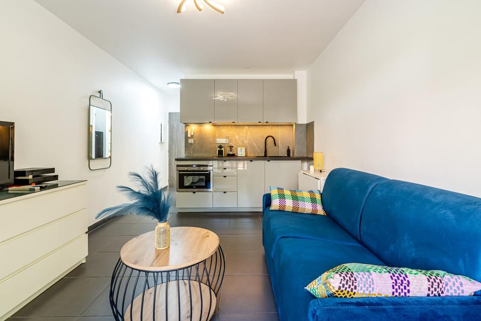 Kitchen or kitchenette, Living room, Seating area, Dining area, dishwasher, minibar, pet friendly, stove, toaster