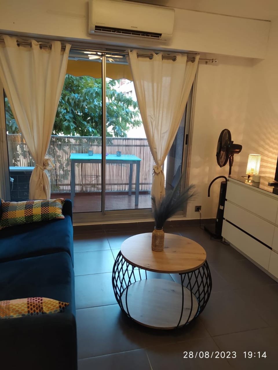 Balcony/Terrace, Living room, fireplace, air conditioner
