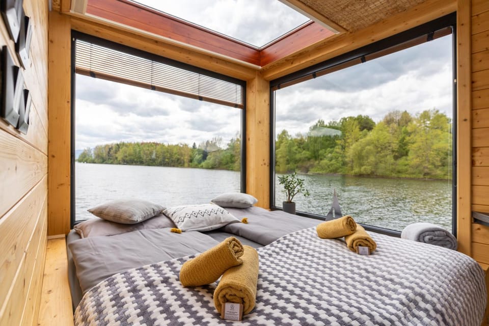 AQUACHILL houseboat & wellness Docked boat in Slovakia