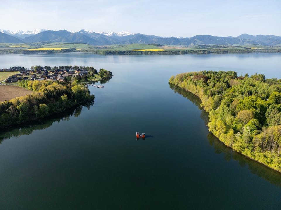 AQUACHILL houseboat & wellness Docked boat in Slovakia