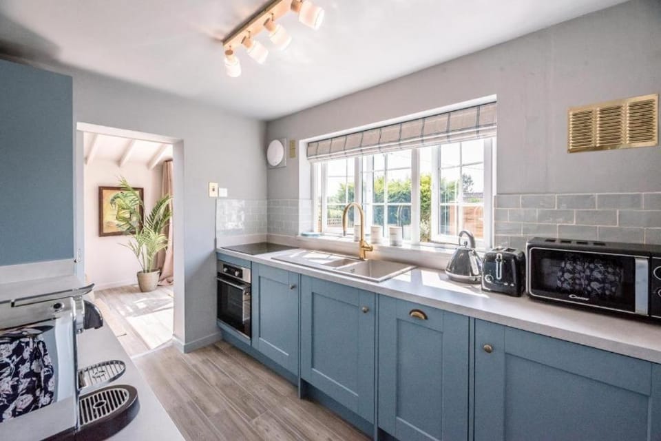 Wonderful cottage with sun-filled terrace Apartment in Leiston