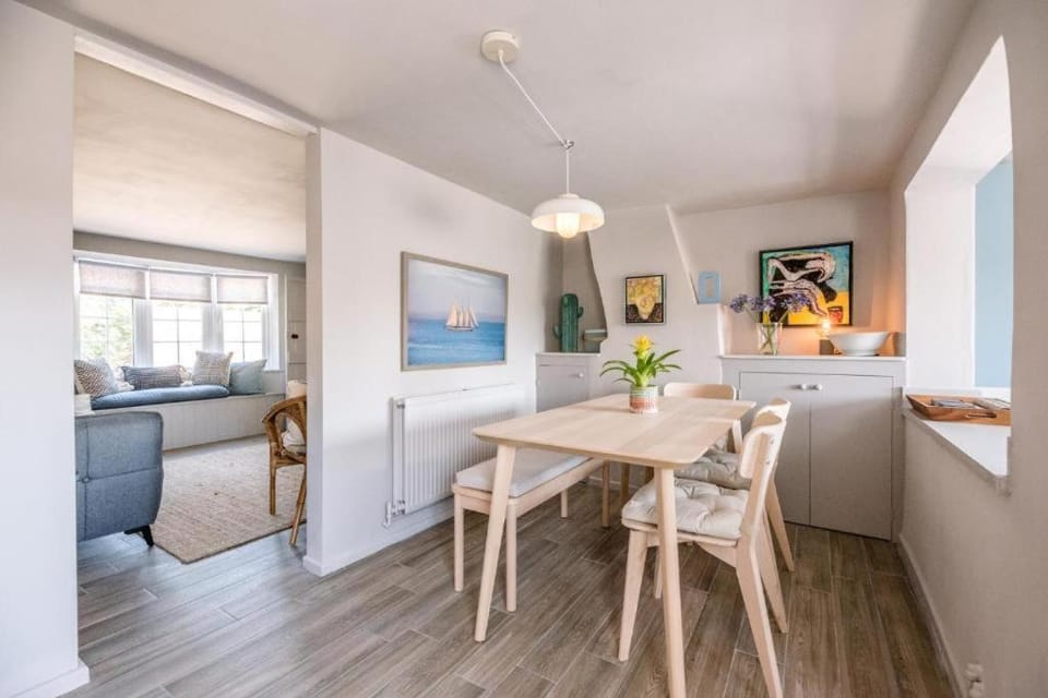 Wonderful cottage with sun-filled terrace Apartment in Leiston