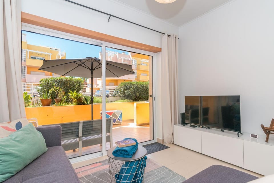 Patio, Communal lounge/ TV room, Day, View (from property/room), Balcony/Terrace, Living room
