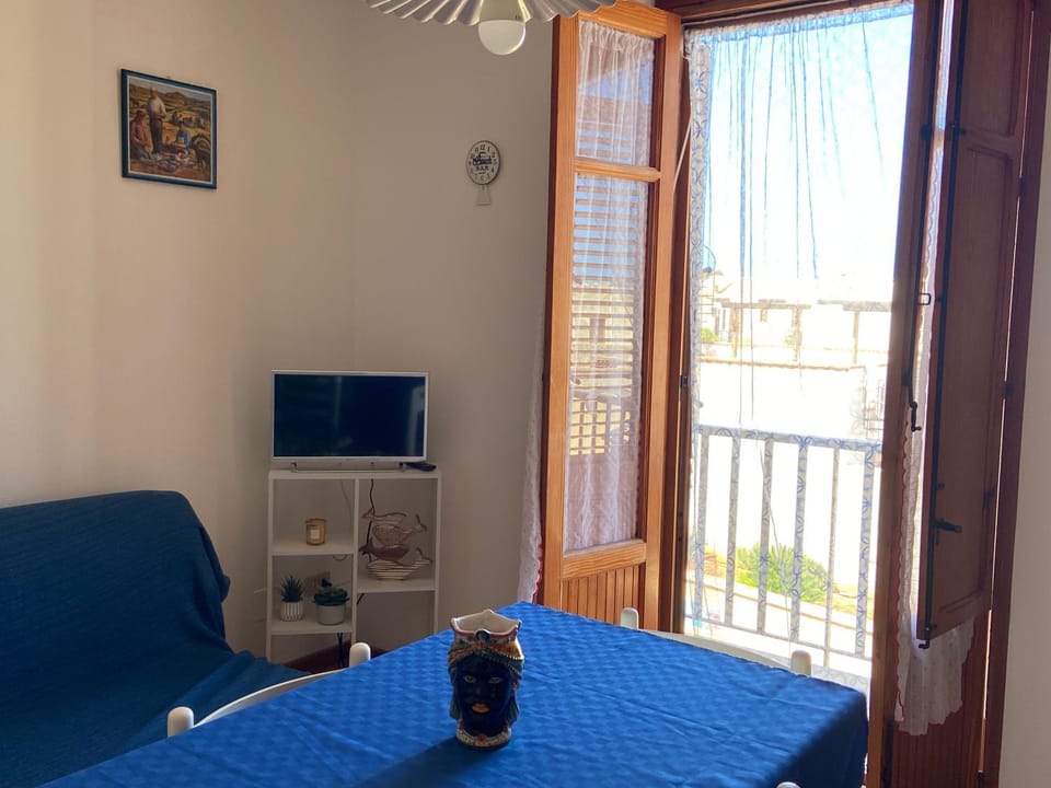 TV and multimedia, Balcony/Terrace, Living room