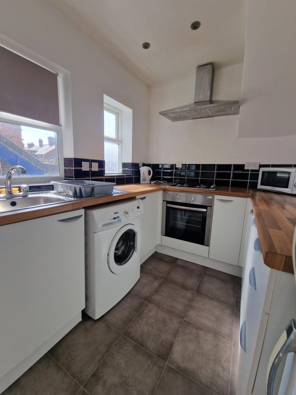 heating, internet, microwave, oven, stove, washing machine