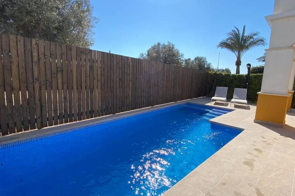 Balcony/Terrace, Pool view, Swimming pool, Swimming pool, sunbed