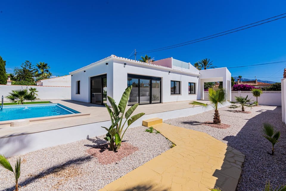 Property building, Pool view, Swimming pool
