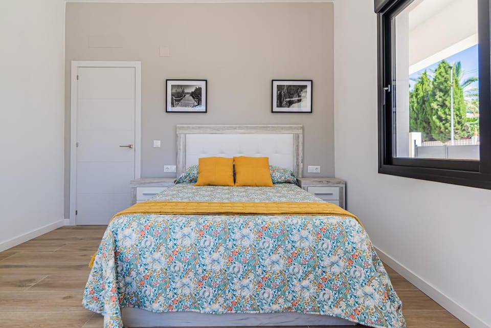 Bed, Bedroom