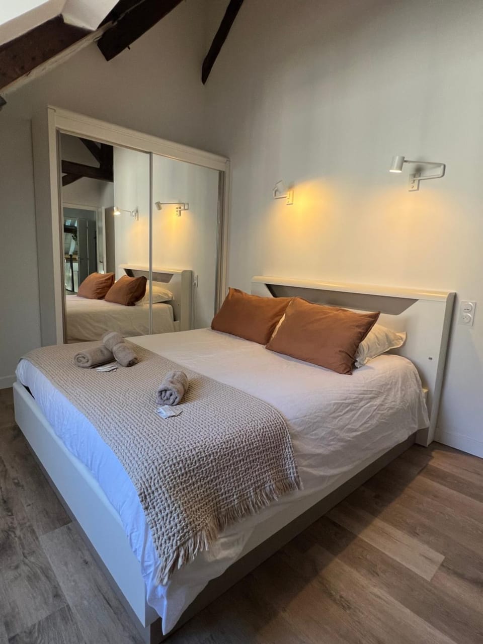 Bed, Photo of the whole room, Bedroom, towels, wardrobe