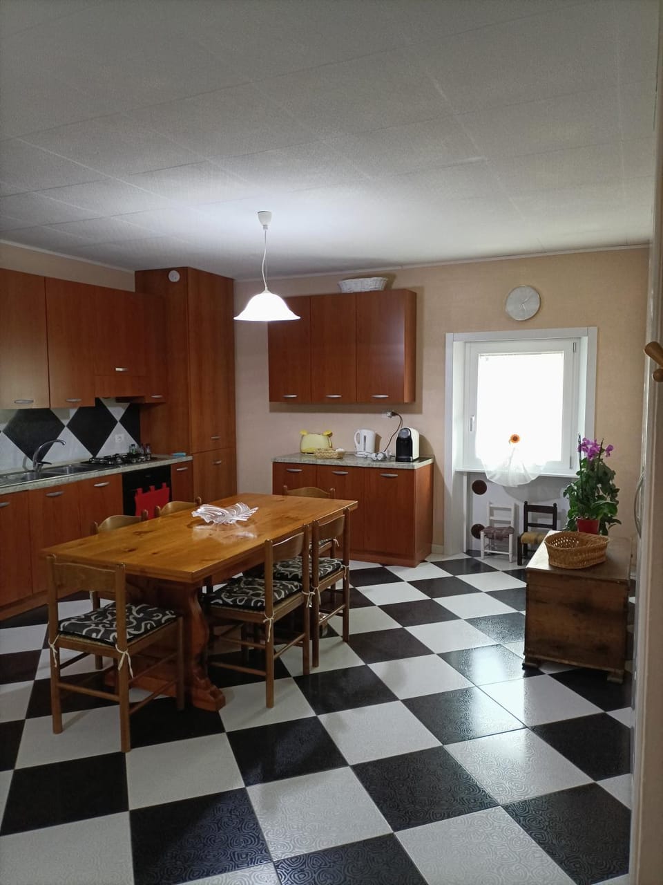 Kitchen or kitchenette, Living room