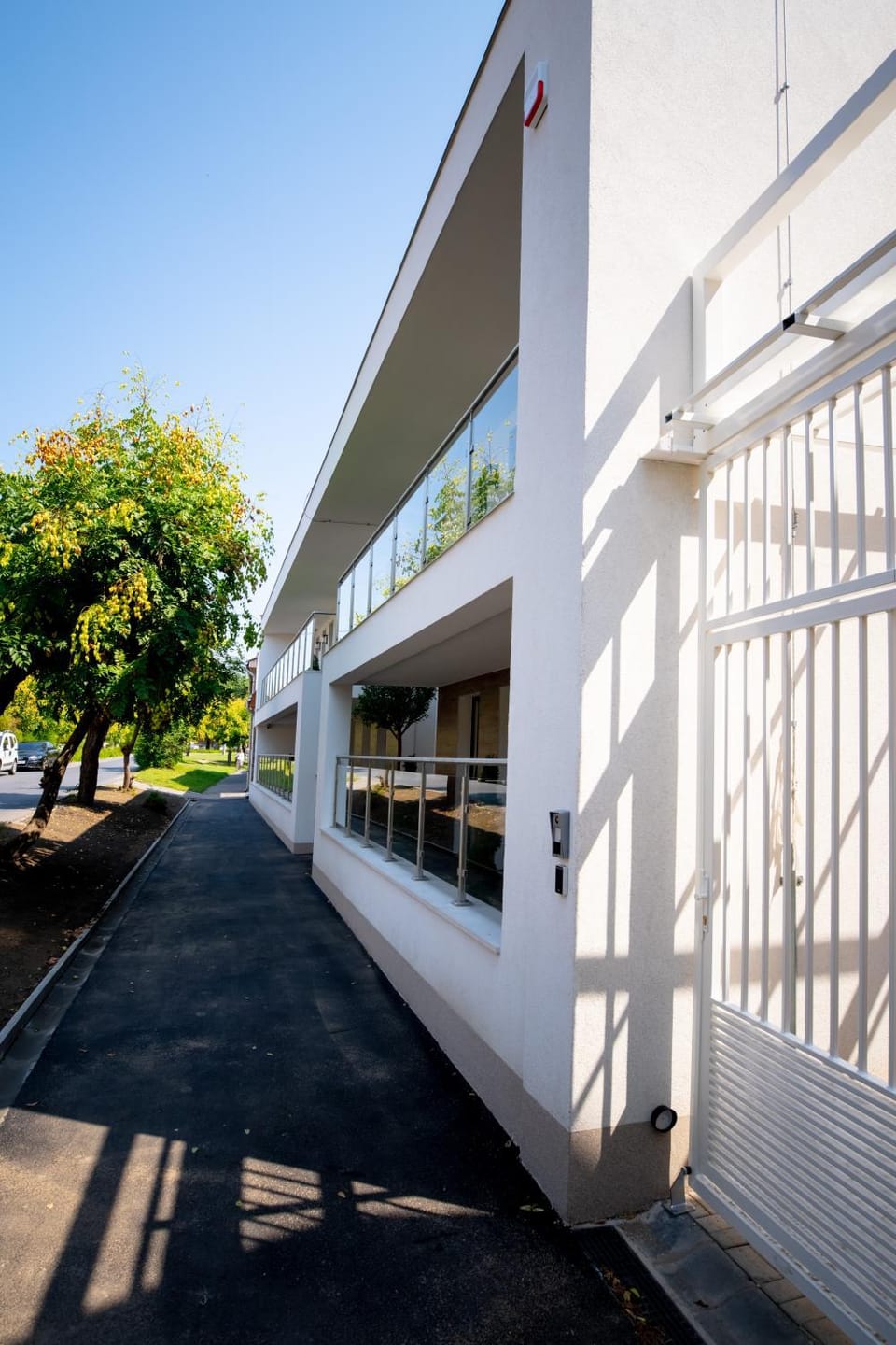 Property building, Day