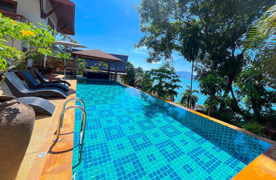 Day, Natural landscape, Pool view, Swimming pool, sunbed