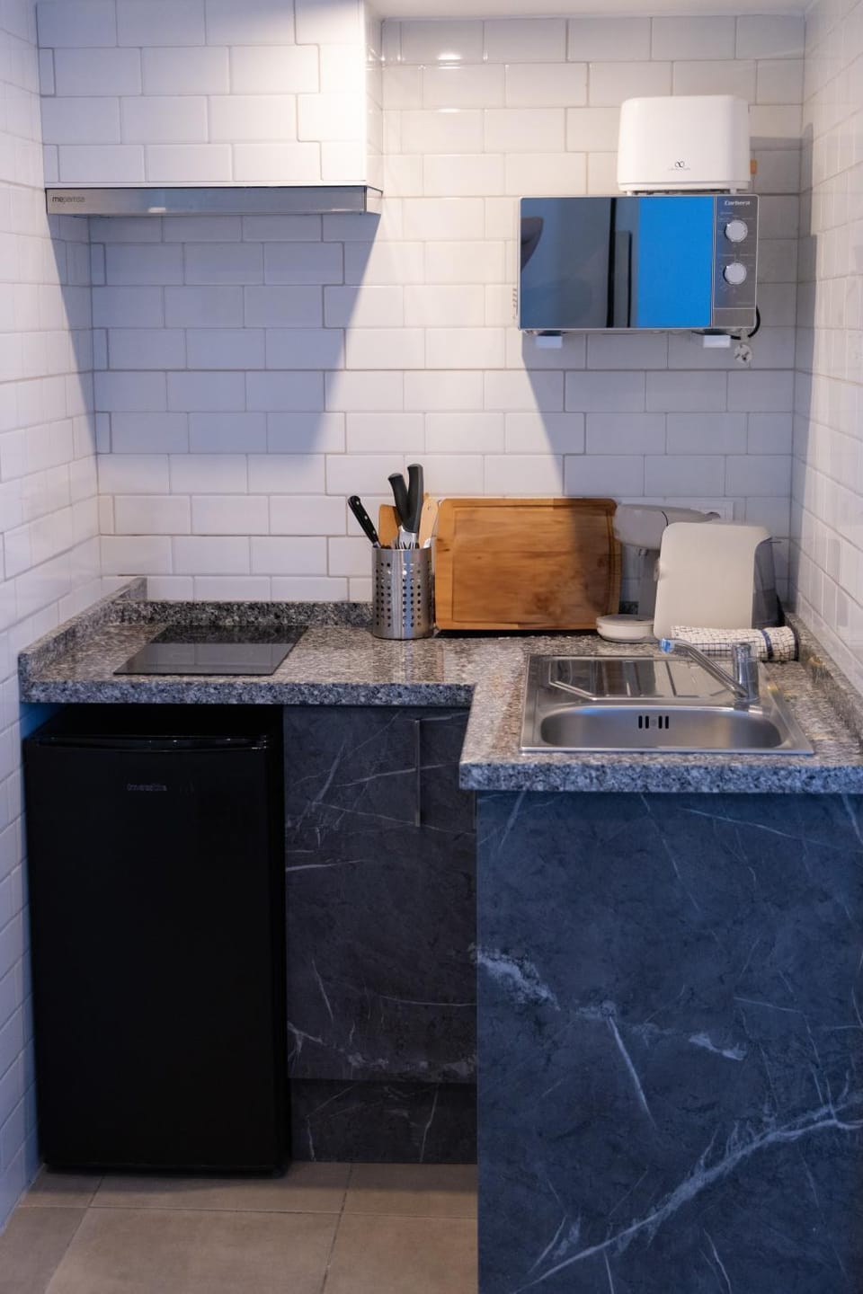 Kitchen or kitchenette, stove