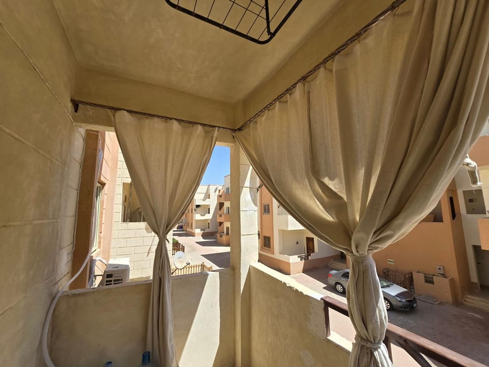If you love calm this is for you 2 days minimum,air-conditioning FAMILY only please Apartment in South Sinai Governorate