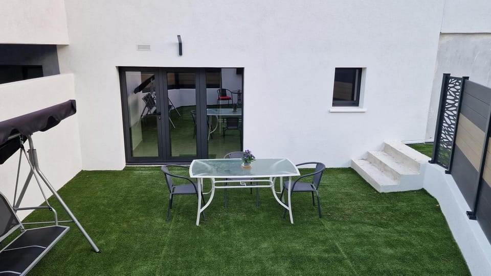 Patio, Inner courtyard view