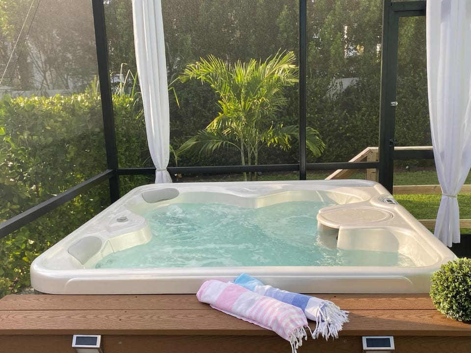 Day, Garden, Hot Tub, Balcony/Terrace