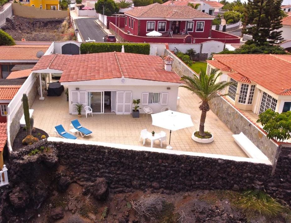 Beachfront Villa and pool Villa in Canary Islands