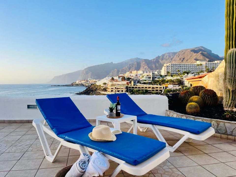 Beachfront Villa and pool Villa in Canary Islands