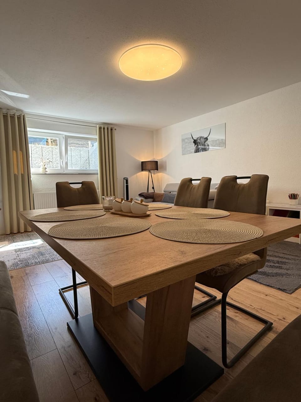 Living room, Seating area, Dining area