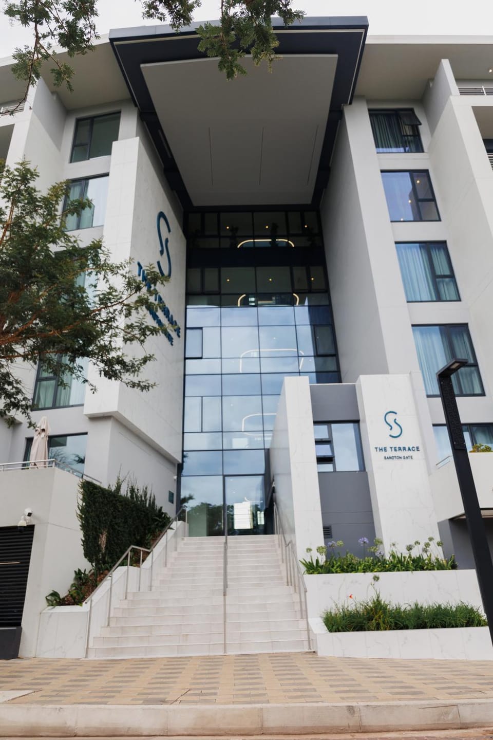 Property building, Facade/entrance