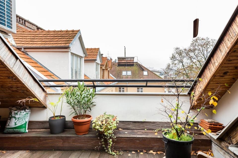 Rooftop 180m2 Loft with private SAUNA, Apartment in Bratislava