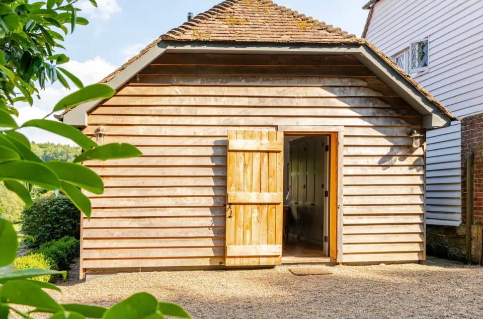 The Annex is in the beautiful Ashdown Forest House in Wealden District