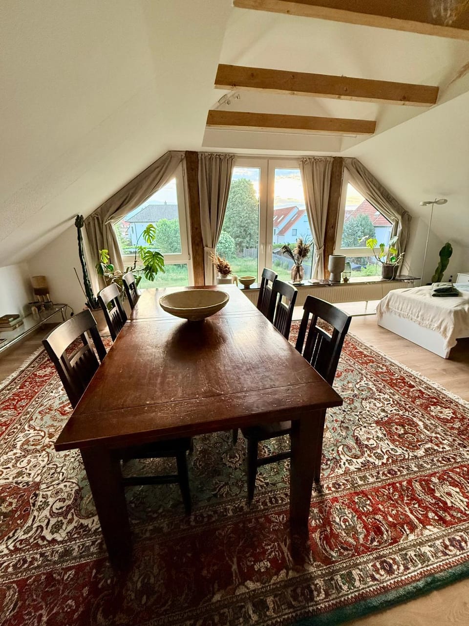 Living room, Seating area, Dining area