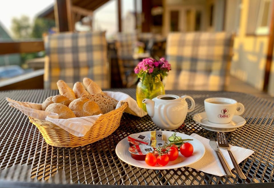 Breakfast, Continental breakfast