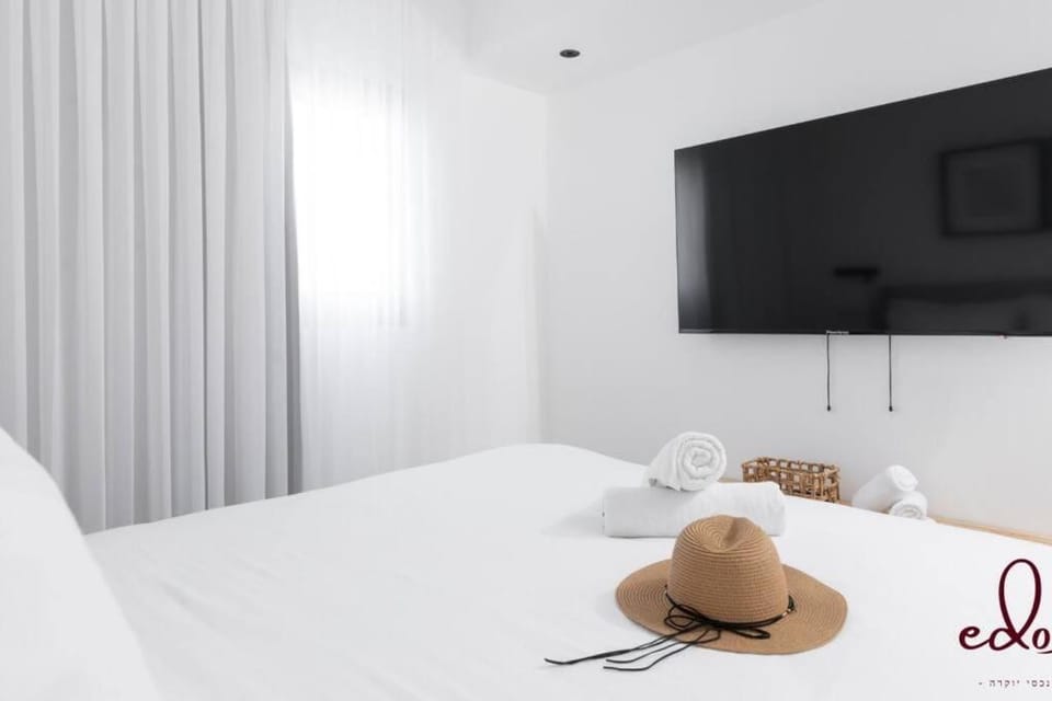 דירת 2 חדרי שינה וסלון 50 מטר מהים- By Edomlux Apartment in Eilat