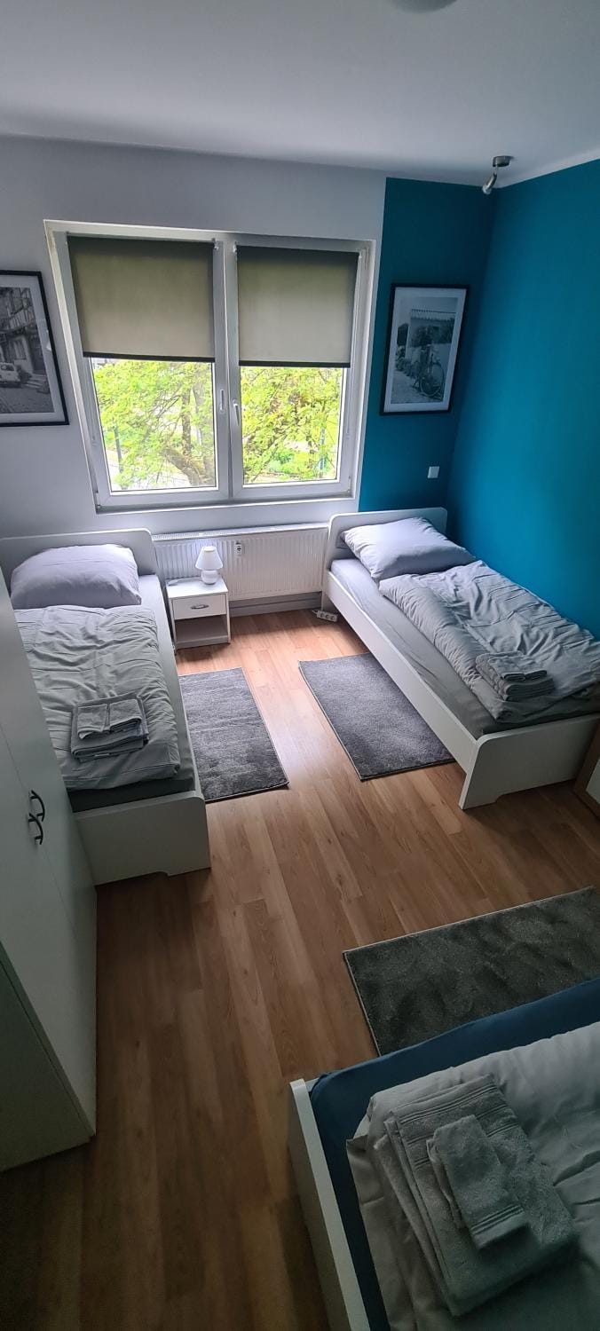 Schöne 2 Zimmer Apartment in Krefeld City, Monteur Wohnung Netflix & Prime Apartment in Krefeld