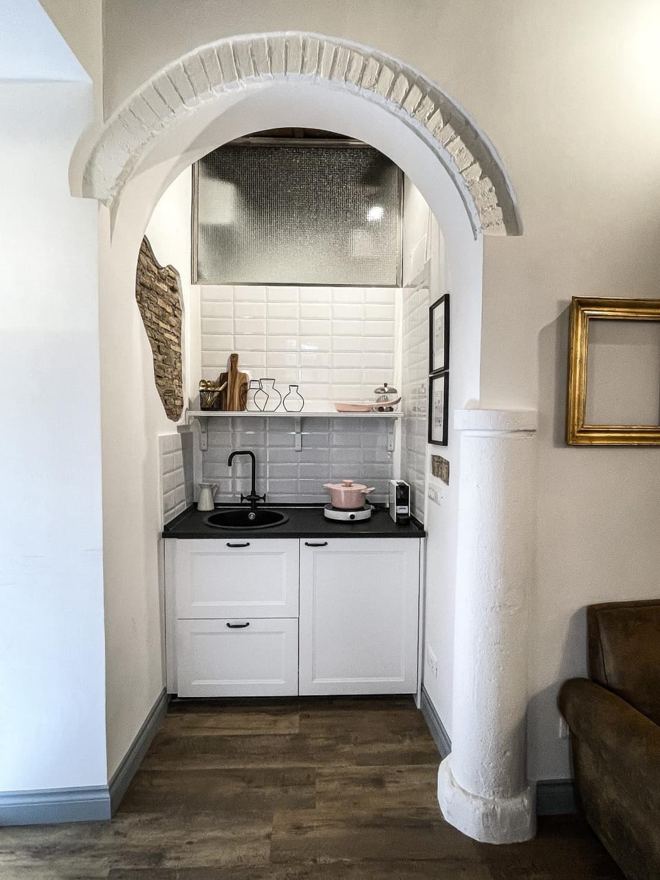 Kitchen or kitchenette, stove