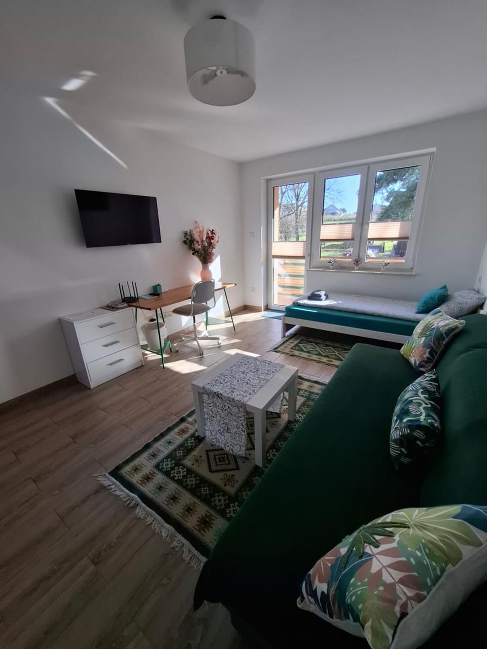 Communal lounge/ TV room